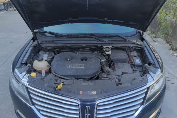 Used Lincoln MKC 2017 2.0T Four-Wheel Drive Zunya Edition Engine Bay