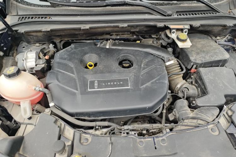 Used Lincoln MKC 2017 2.0T Two-Wheel Drive Deluxe Edition Engine Bay