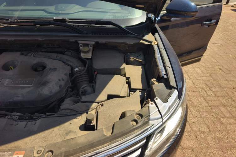 Used Lincoln MKC 2017 2.0T Four-Wheel Drive Zunya Edition Engine Bay Left