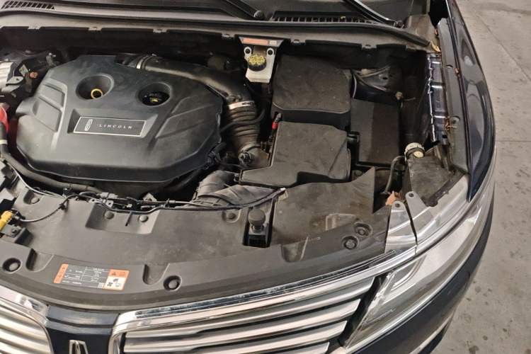Used Lincoln MKC 2017 2.0T Four-Wheel Drive Zunya Edition Engine Bay Left