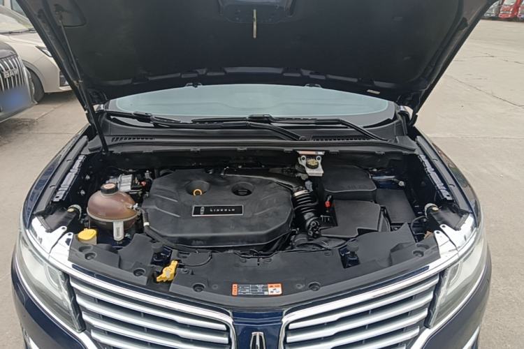 Used Lincoln MKC 2017 2.0T Two-Wheel Drive Deluxe Edition Engine Bay