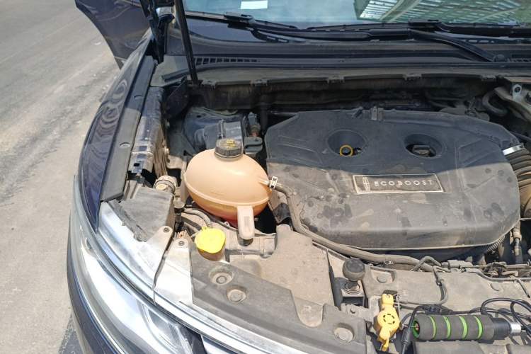 Used Lincoln MKC 2017 2.0T Four-Wheel Drive Zunya Edition Engine Bay Right