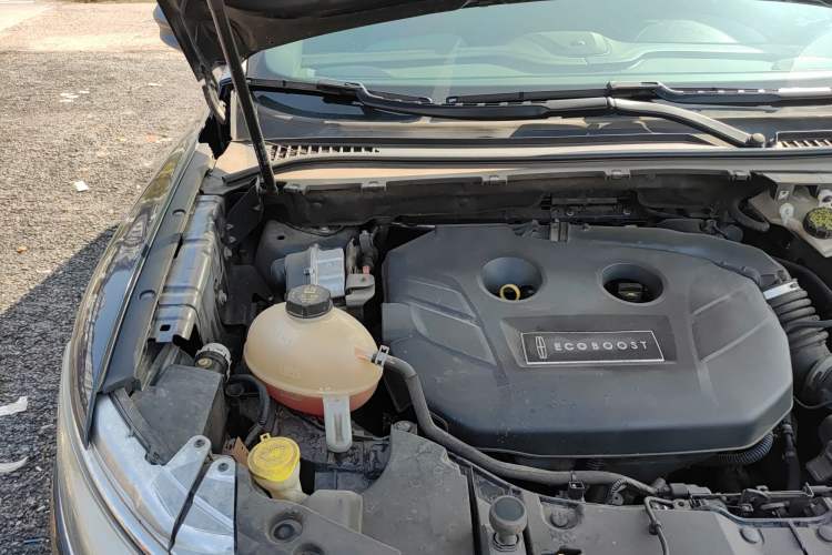 Used Lincoln MKC 2017 2.0T Four-Wheel Drive Zunya Edition Engine Bay Right