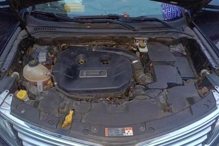 Used Lincoln MKC 2017 2.0T Two-Wheel Drive Deluxe Edition Engine Bay