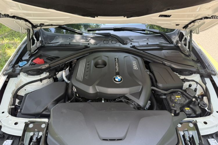 Used Lincoln MKC 2017 2.0T Two-Wheel-Drive Luxury Edition Engine Bay