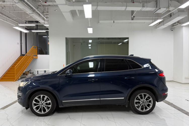 Used Lincoln MKC 2017 2.0T Two-Wheel-Drive Luxury Edition Exterior 1