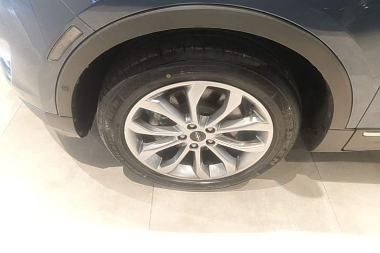 Used Lincoln MKC 2017 2.0T Two-Wheel-Drive Luxury Edition Exterior 4