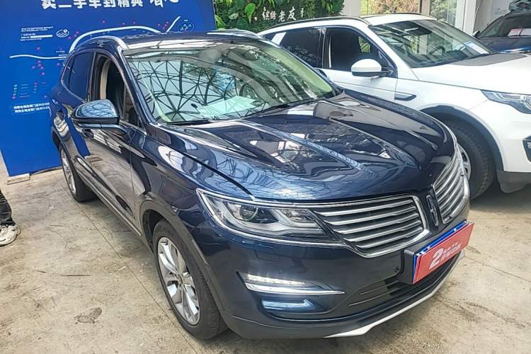 Used Lincoln MKC 2017 2.0T Four-Wheel Drive Zunya Edition Front Right 45 Deg