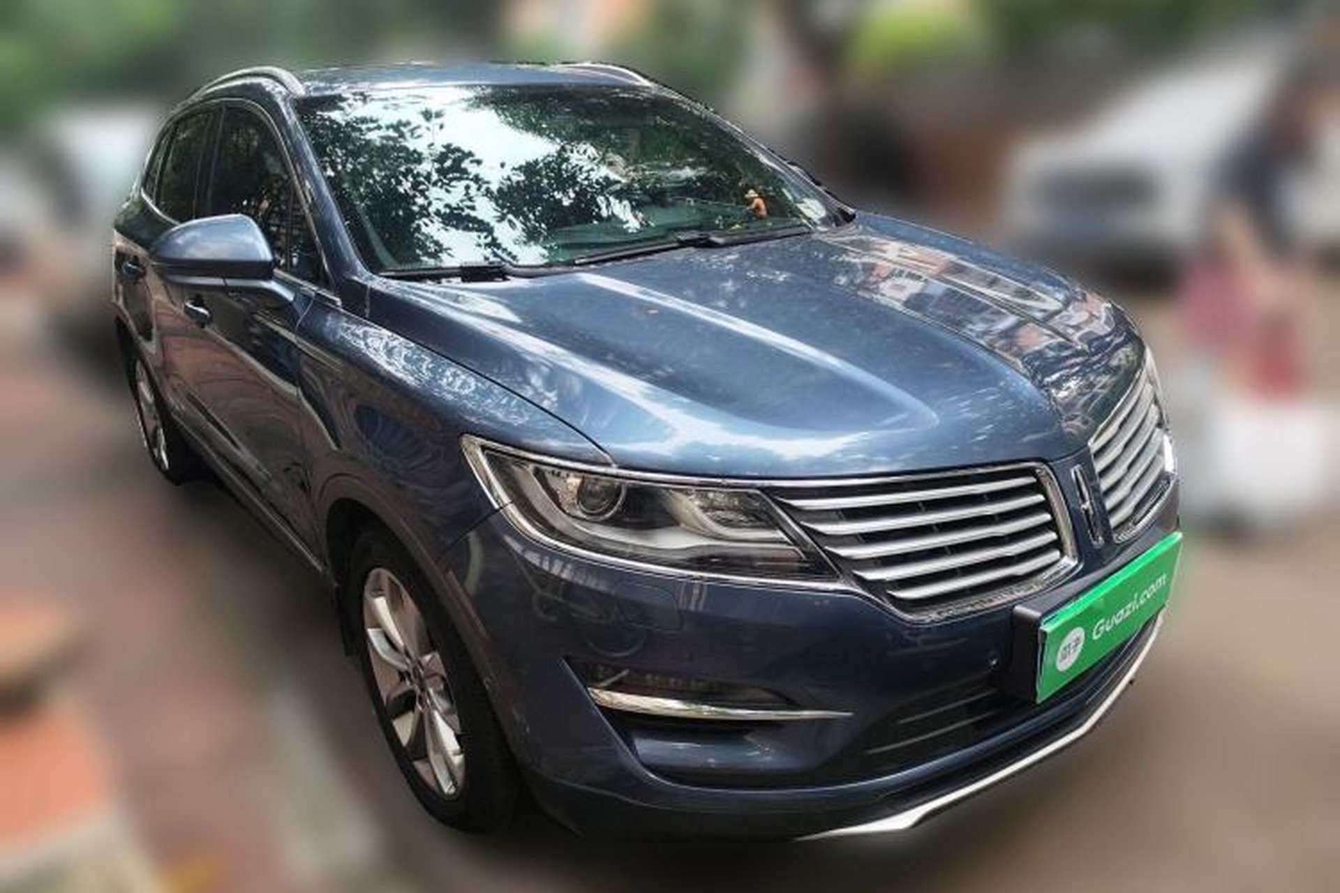 Used Lincoln MKC 2017 2.0T Two-Wheel-Drive Luxury Edition Front Right 45 Deg