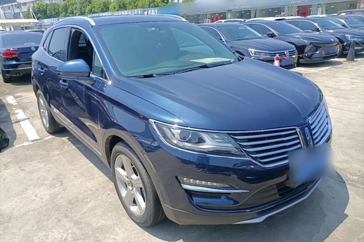 Used Lincoln MKC 2017 2.0T Two-Wheel Drive Deluxe Edition Front Right 45 Deg