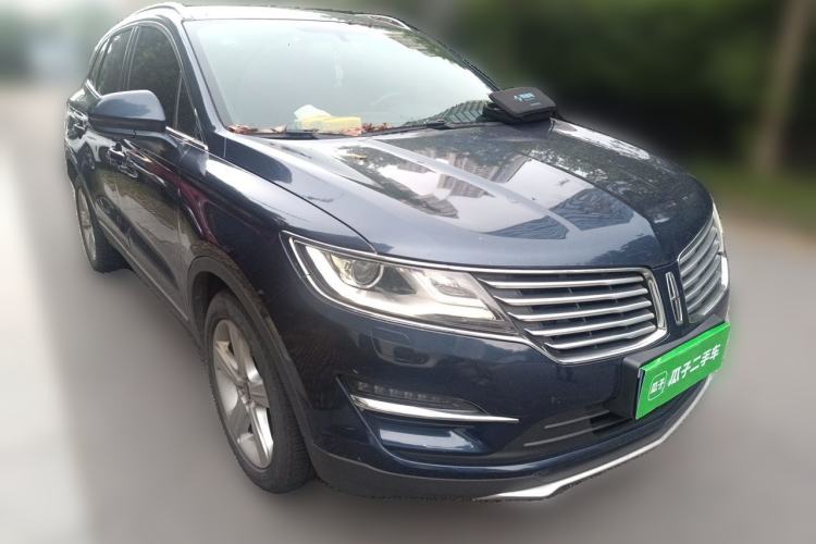 Used Lincoln MKC 2017 2.0T Two-Wheel Drive Deluxe Edition Front Right 45 Deg