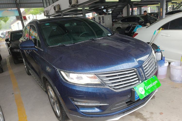 Used Lincoln MKC 2017 2.0T Two-Wheel-Drive Luxury Edition Front Right 45 Deg