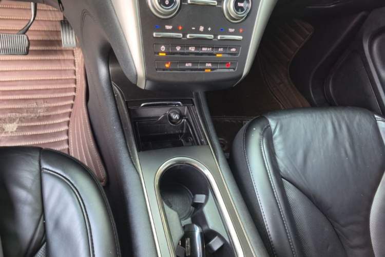 Used Lincoln MKC 2017 2.0T Two-Wheel Drive Deluxe Edition Gear Lever
