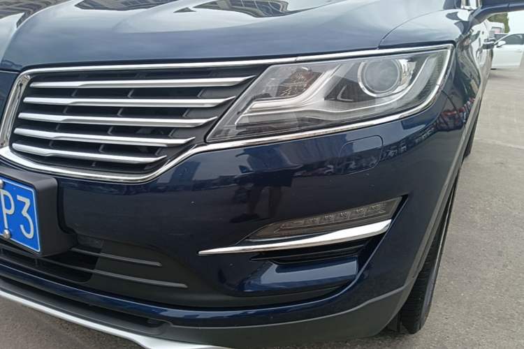 Used Lincoln MKC 2017 2.0T Two-Wheel Drive Deluxe Edition Left Front Headlight