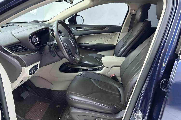 Used Lincoln MKC 2017 2.0T Four-Wheel Drive Zunya Edition Left Front Seat