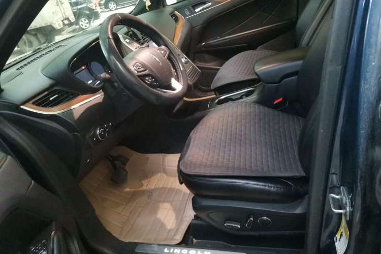 Used Lincoln MKC 2017 2.0T Two-Wheel-Drive Luxury Edition Left Front Seat