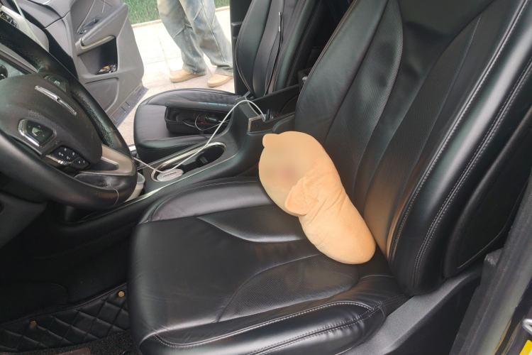 Used Lincoln MKC 2017 2.0T Two-Wheel Drive Deluxe Edition Left Front Seat
