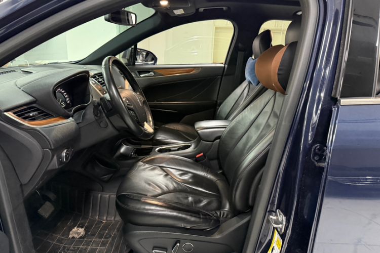 Used Lincoln MKC 2017 2.0T Two-Wheel-Drive Luxury Edition Left Front Seat