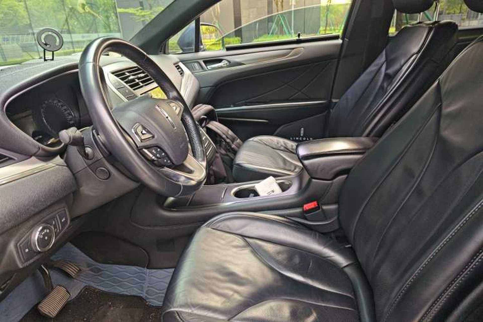 Used Lincoln MKC 2017 2.0T Two-Wheel Drive Deluxe Edition Left Front Seat