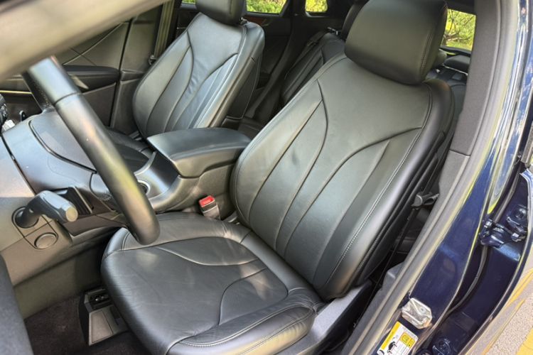 Used Lincoln MKC 2017 2.0T Two-Wheel-Drive Luxury Edition Left Front Seat