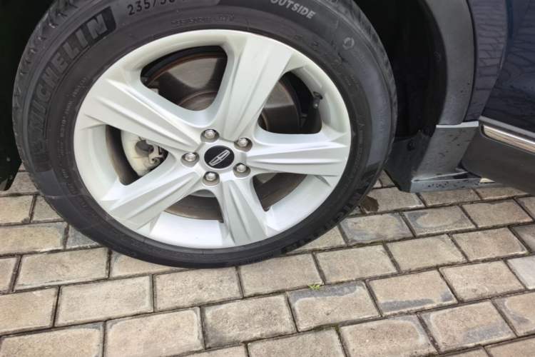Used Lincoln MKC 2017 2.0T Two-Wheel Drive Deluxe Edition Left Front Wheel Hub