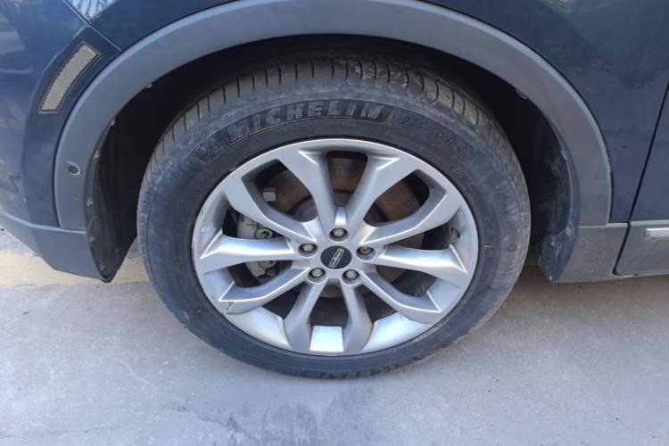 Used Lincoln MKC 2017 2.0T Four-Wheel Drive Zunya Edition Left Front Wheel Hub
