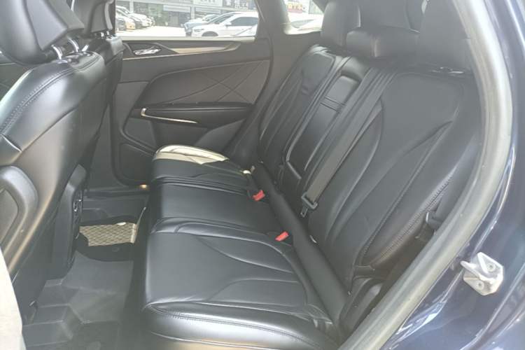 Used Lincoln MKC 2017 2.0T Two-Wheel Drive Deluxe Edition Left Rear Seat
