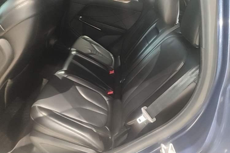 Used Lincoln MKC 2017 2.0T Two-Wheel-Drive Luxury Edition Left Rear Seat
