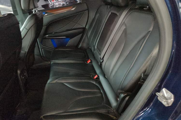Used Lincoln MKC 2017 2.0T Two-Wheel-Drive Luxury Edition Left Rear Seat