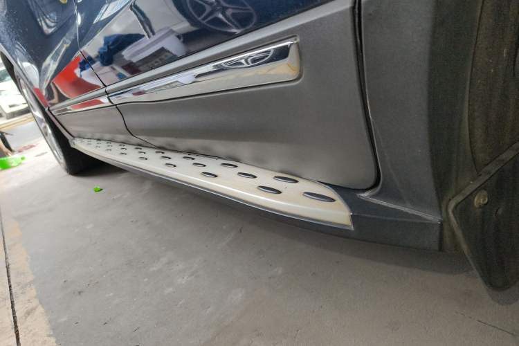 Used Lincoln MKC 2017 2.0T Two-Wheel-Drive Luxury Edition Left Side Sill