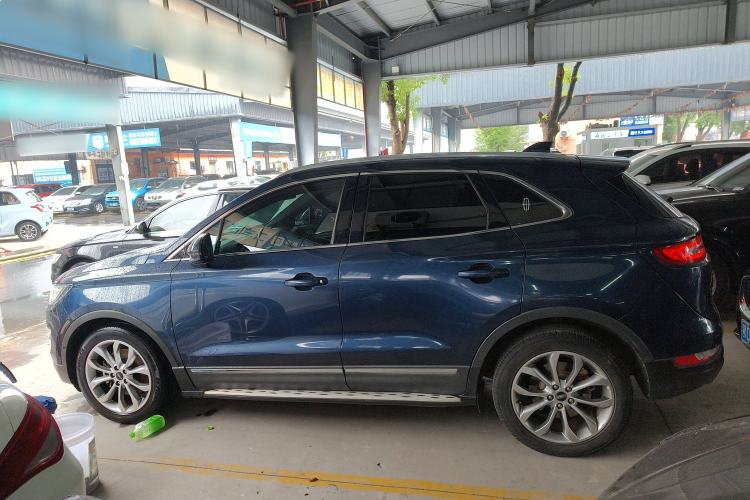 Used Lincoln MKC 2017 2.0T Two-Wheel-Drive Luxury Edition Left Side