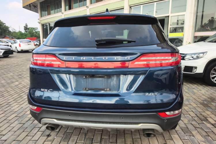 Used Lincoln MKC 2017 2.0T Two-Wheel Drive Deluxe Edition Rear