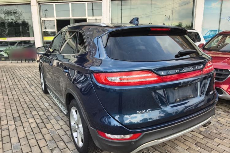 Used Lincoln MKC 2017 2.0T Two-Wheel Drive Deluxe Edition Rear Left 45 Deg