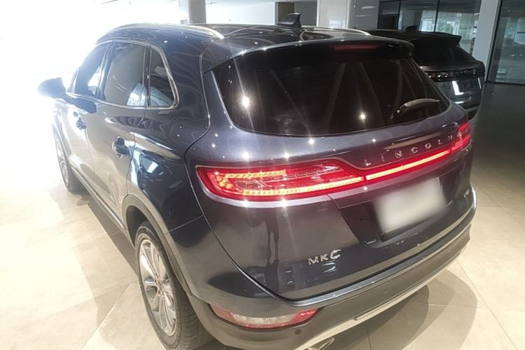 Used Lincoln MKC 2017 2.0T Two-Wheel-Drive Luxury Edition Rear Left 45 Deg