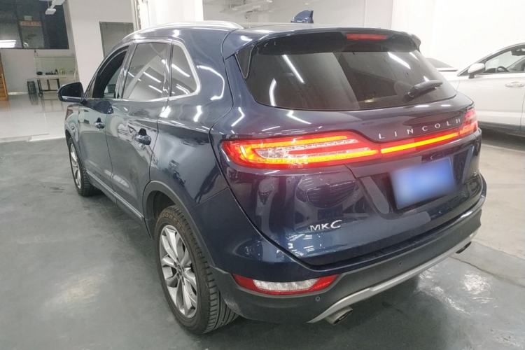Used Lincoln MKC 2017 2.0T Two-Wheel-Drive Luxury Edition Rear Left 45 Deg
