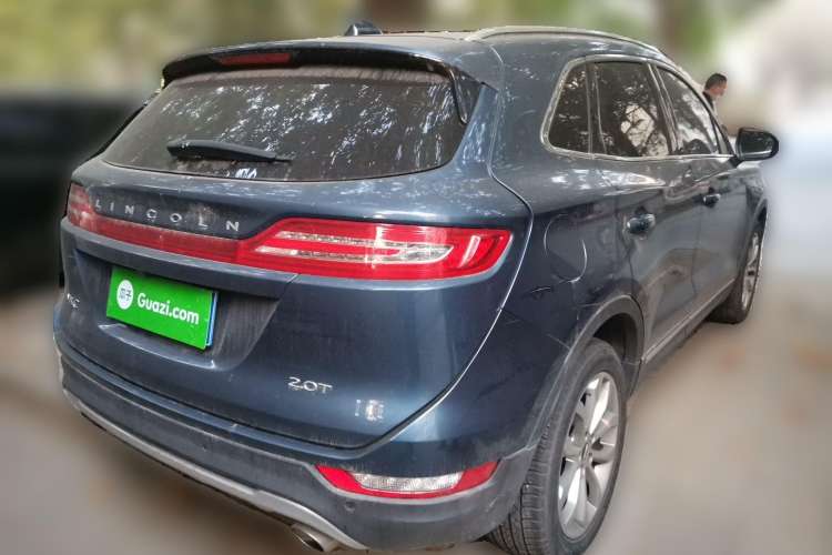 Used Lincoln MKC 2017 2.0T Two-Wheel-Drive Luxury Edition Rear Right 45 Deg