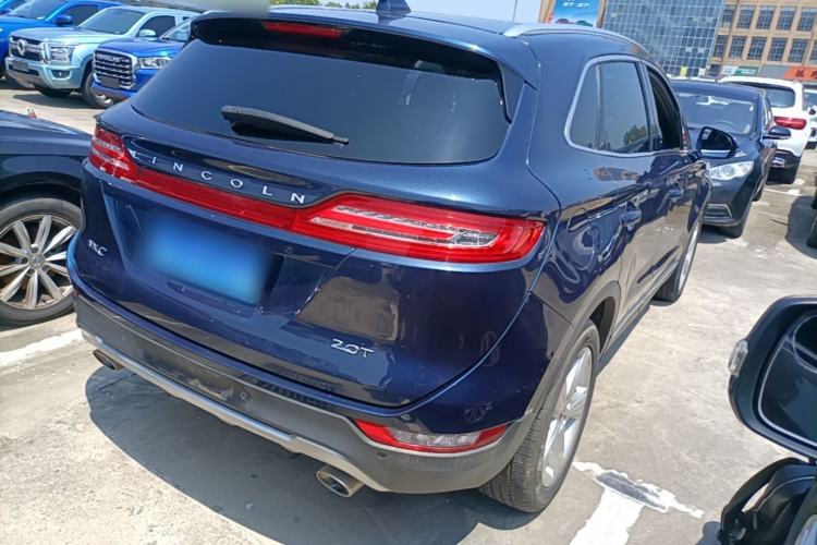 Used Lincoln MKC 2017 2.0T Two-Wheel Drive Deluxe Edition Rear Right 45 Deg