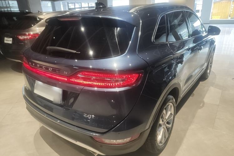 Used Lincoln MKC 2017 2.0T Two-Wheel-Drive Luxury Edition Rear Right 45 Deg