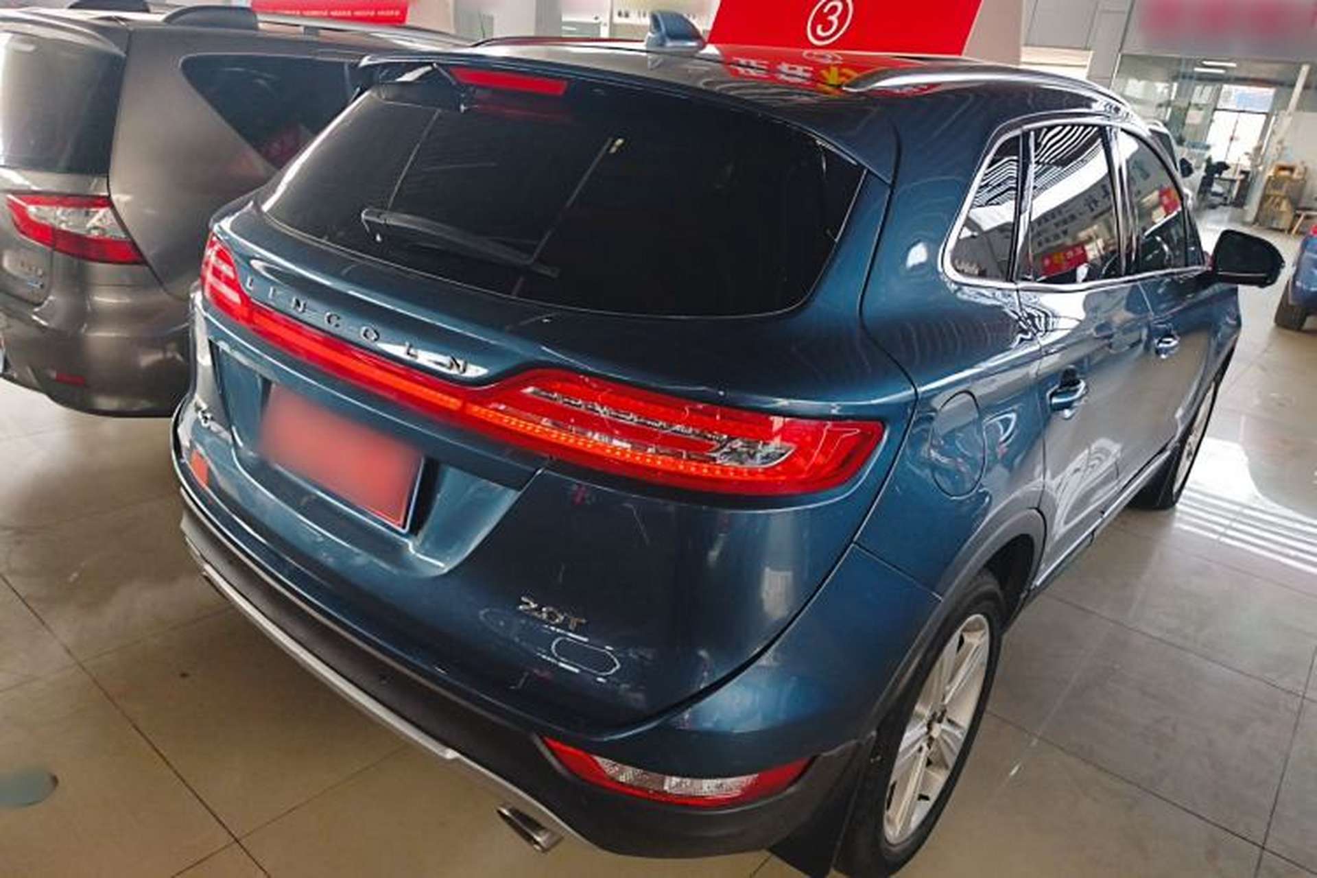 Used Lincoln MKC 2017 2.0T Two-Wheel Drive Deluxe Edition Rear Right 45 Deg