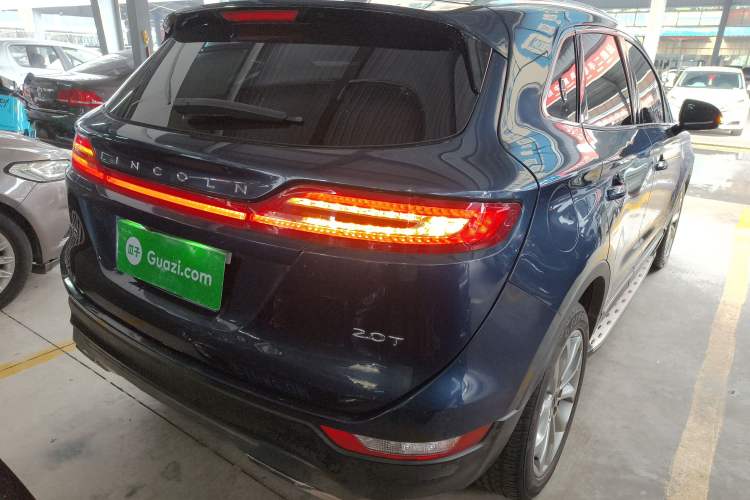 Used Lincoln MKC 2017 2.0T Two-Wheel-Drive Luxury Edition Rear Right 45 Deg