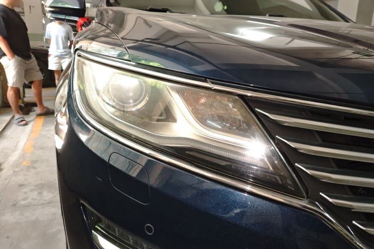 Used Lincoln MKC 2017 2.0T Four-Wheel Drive Zunya Edition Right Front Headlight