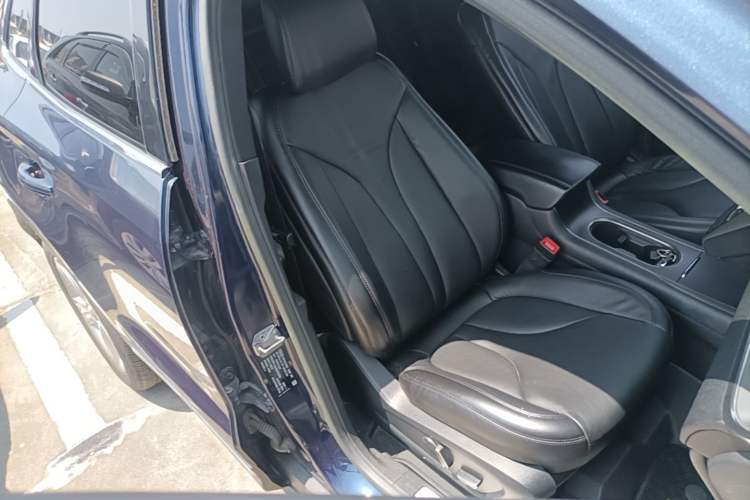 Used Lincoln MKC 2017 2.0T Two-Wheel Drive Deluxe Edition Right Front Seat