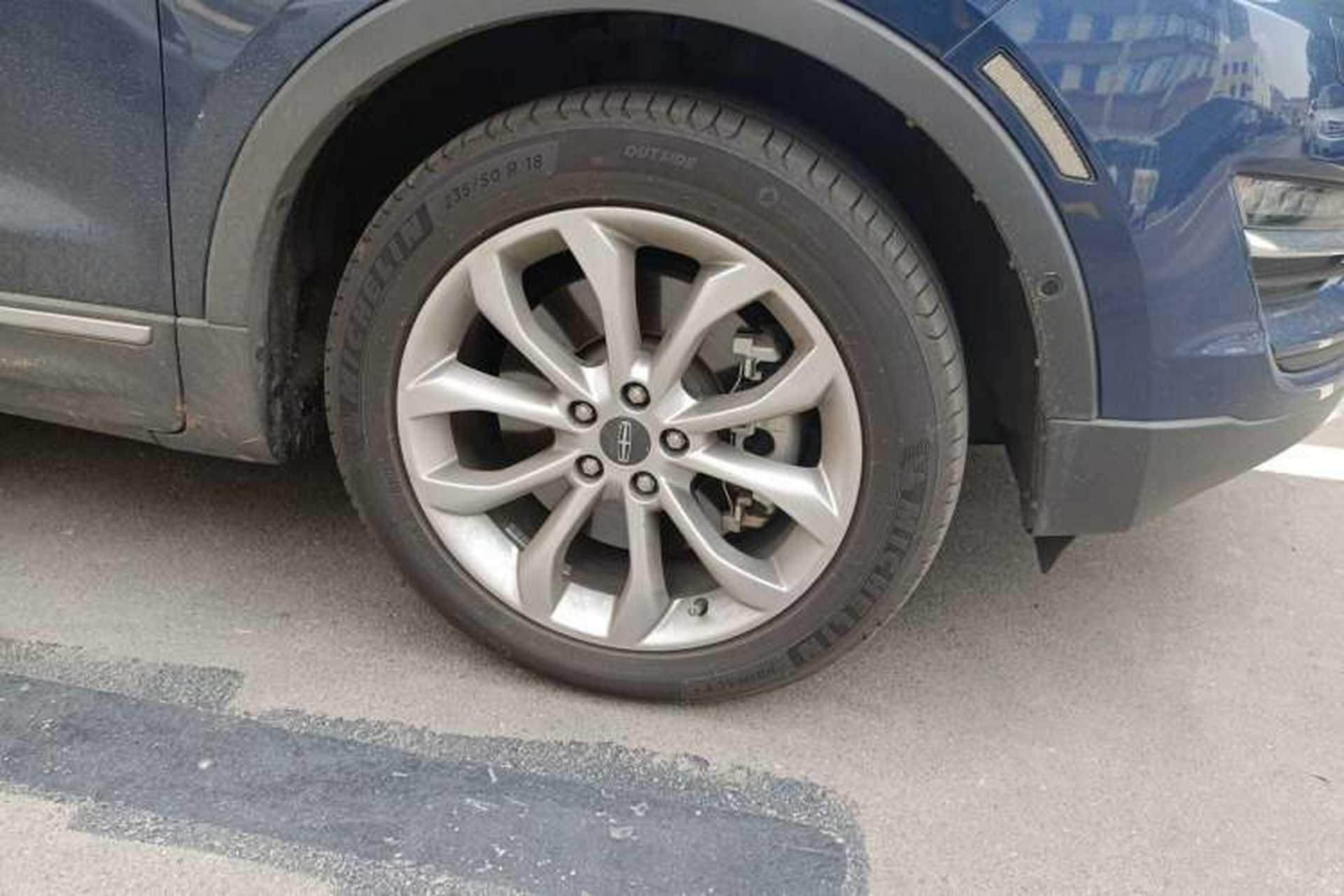 Used Lincoln MKC 2017 2.0T Four-Wheel Drive Zunya Edition Right Front Wheel Hub
