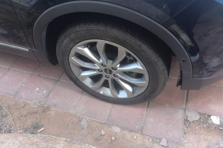 Used Lincoln MKC 2017 2.0T Two-Wheel-Drive Luxury Edition Right Front Wheel Hub