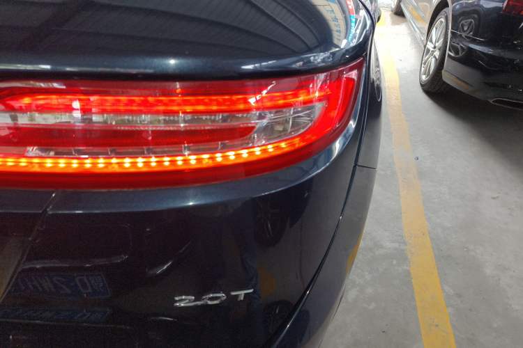 Used Lincoln MKC 2017 2.0T Two-Wheel-Drive Luxury Edition Right Rear Taillight