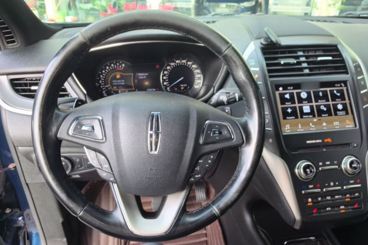 Used Lincoln MKC 2017 2.0T Two-Wheel Drive Deluxe Edition Steering Wheel
