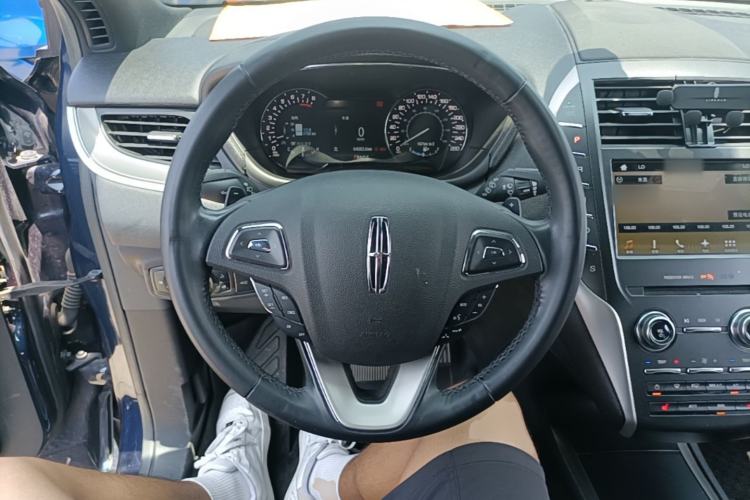 Used Lincoln MKC 2017 2.0T Two-Wheel Drive Deluxe Edition Steering Wheel