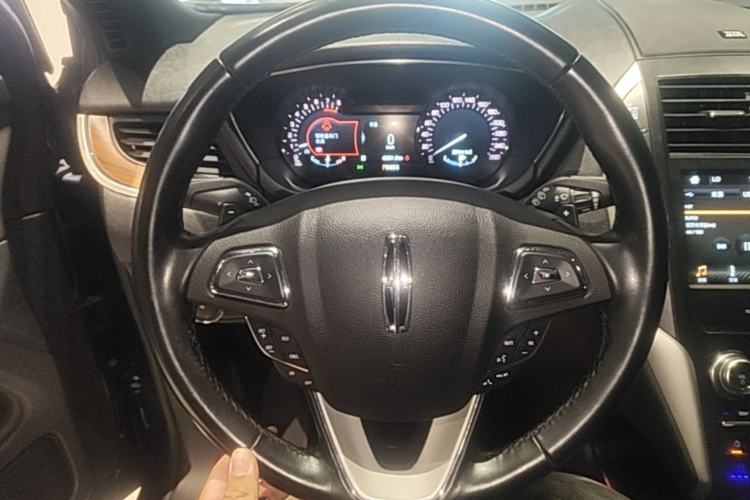 Used Lincoln MKC 2017 2.0T Two-Wheel-Drive Luxury Edition Steering Wheel