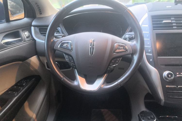 Used Lincoln MKC 2017 2.0T Two-Wheel-Drive Luxury Edition Steering Wheel