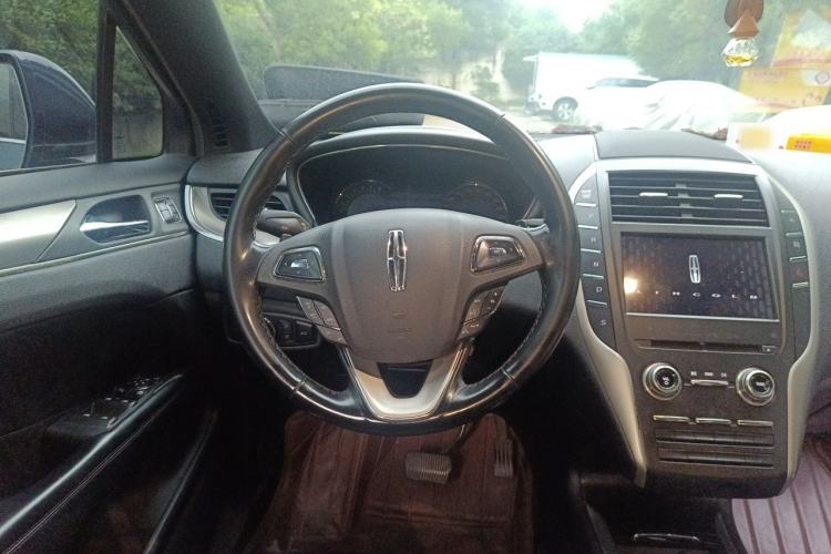 Used Lincoln MKC 2017 2.0T Two-Wheel Drive Deluxe Edition Steering Wheel